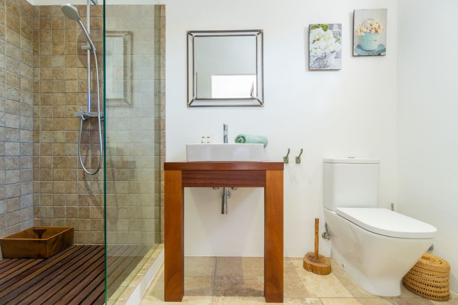 Baño de una habitación en Can Vicent d'en Costa